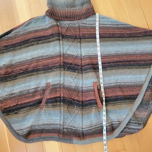 striped turtleneck knit poncho with front‎ pockets and textured details - Picture 8 of 11